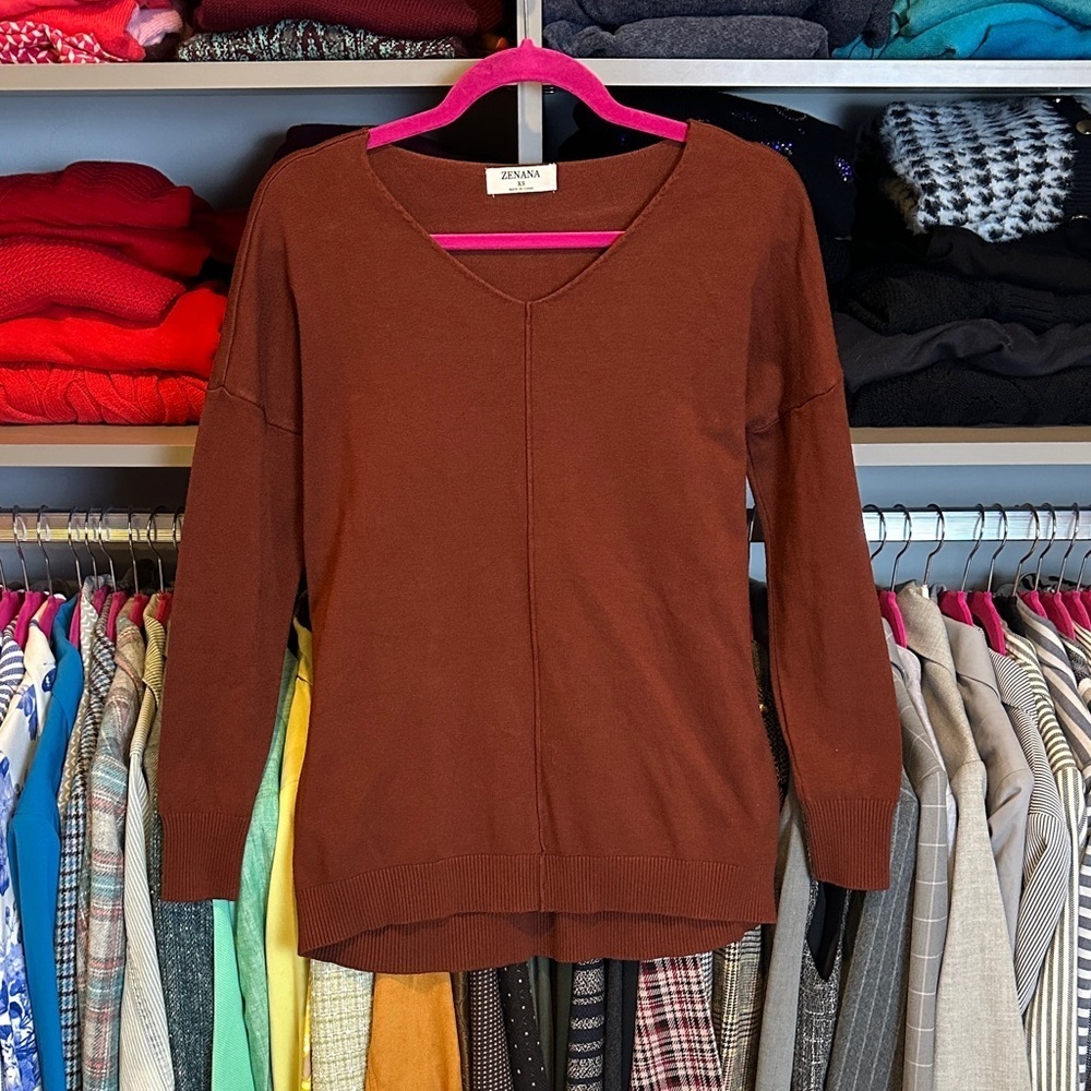 Zenana rust long sleeve v neck sweater size XS NWOT